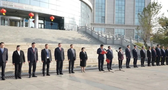 同升一面旗 共祝祖國(guó)好 烏蘇市舉行升國(guó)旗儀式